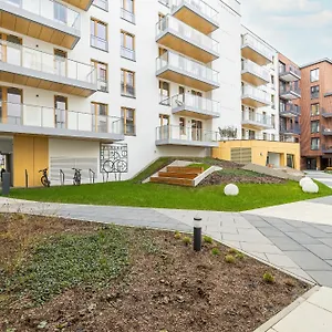 Cozy Orawska With Balcony By Renters , Kraków Polska